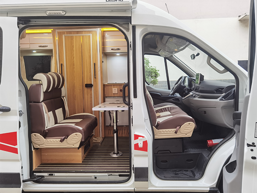 上汽大通V90短軸高頂房車(chē)1 上汽大通V90短軸高頂房車(chē)1