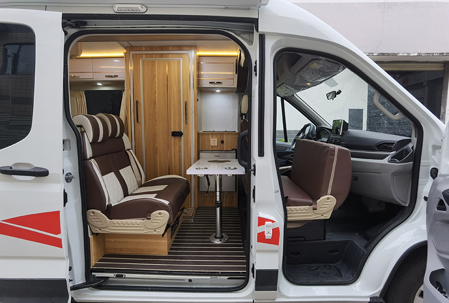 上汽大通V90短軸高頂房車(chē)2 上汽大通V90短軸高頂房車(chē)2