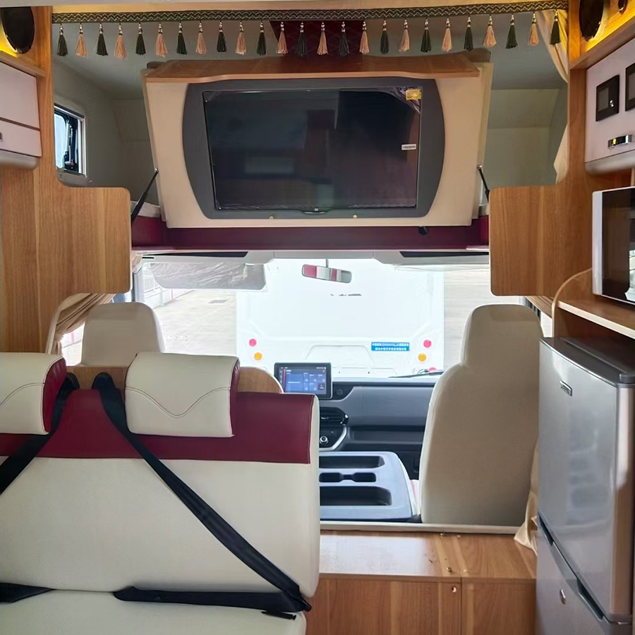 上汽躍進(jìn)H500輕卡平頭自動(dòng)擋房車－豎床+對坐卡座1