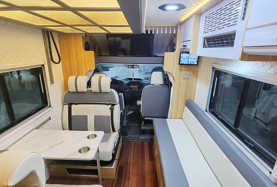 福特新全順小額頭C型房車(chē)3 福特新全順小額頭C型房車(chē)3